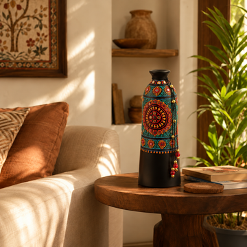 Noorika – Lippan Art Vase