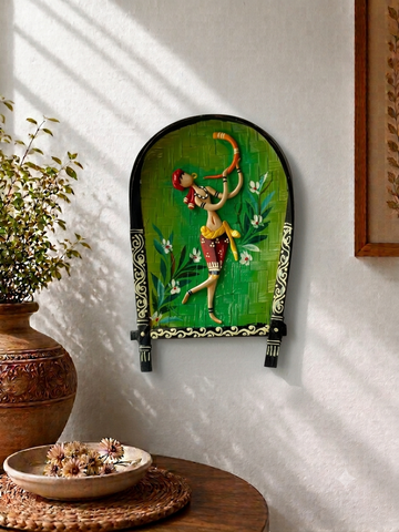 Handmade Bamboo Kulo Soop (Multi Coloured Standing Man Wall Hanging : Green)