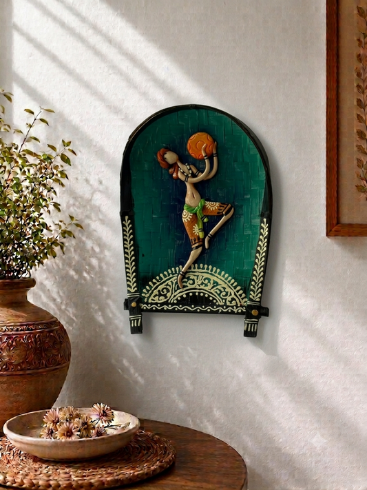Handmade Bamboo Kulo Soop (Multi Coloured Standing Man Wall Hanging : Green)