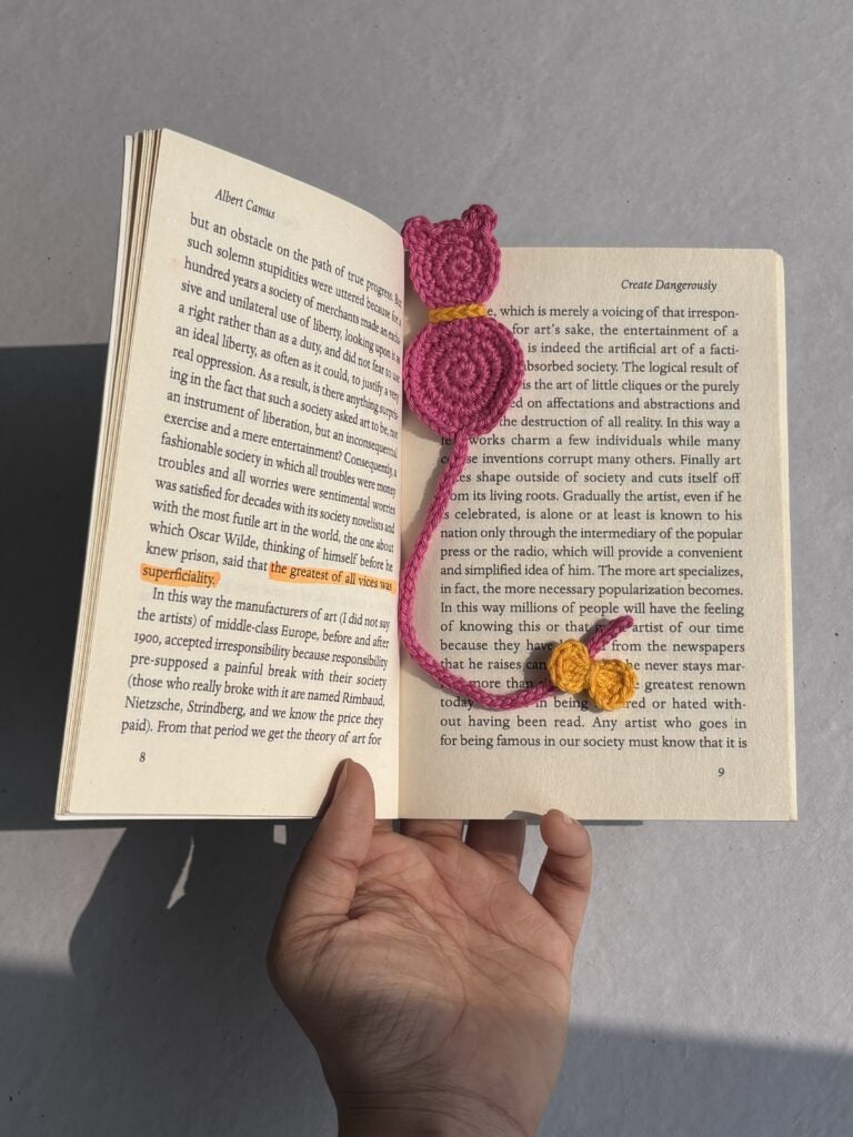 Crochet Book Mark - Kitty String