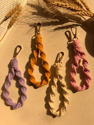 Spiral wristlet