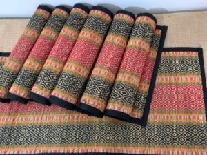 Table runner with mat